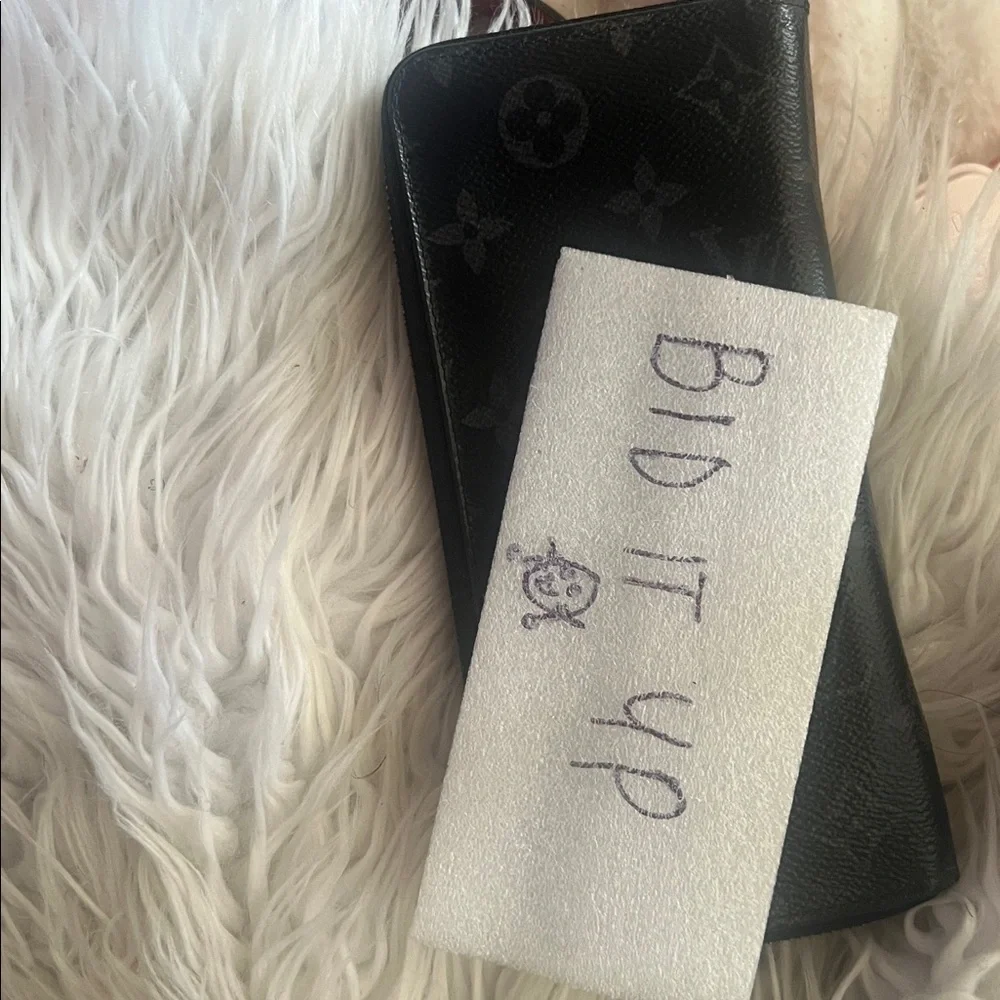 Louis Vuitton Black Monogram Zipper Wallet - Picture 10 of 10